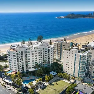 peninsular-beachfront-resort.queenslandhotels.net/